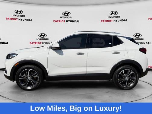 Summit White 2022 Buick Encore GX Essence