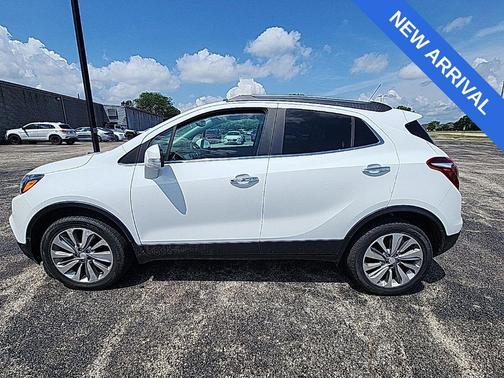 Summit White 2017 Buick Encore Preferred