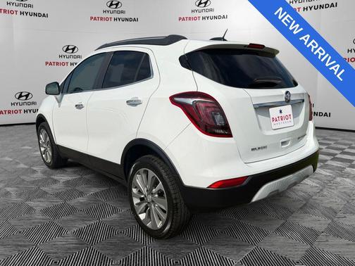 Summit White 2017 Buick Encore Preferred