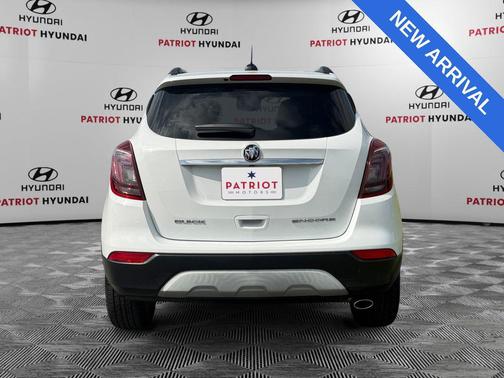 Summit White 2017 Buick Encore Preferred