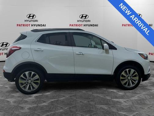 Summit White 2017 Buick Encore Preferred