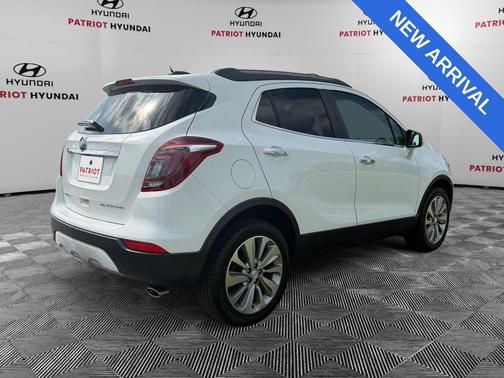 Summit White 2017 Buick Encore Preferred