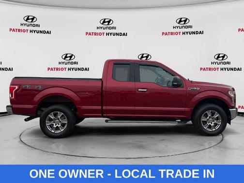 Ruby Red Metallic Tinted Clearcoat 2017 Ford F-150 XLT