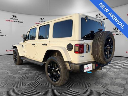 Bright White Clearcoat 2023 Jeep Wrangler 4xe Sahara