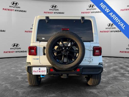 Bright White Clearcoat 2023 Jeep Wrangler 4xe Sahara