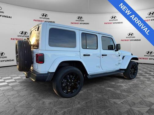 Bright White Clearcoat 2023 Jeep Wrangler 4xe Sahara
