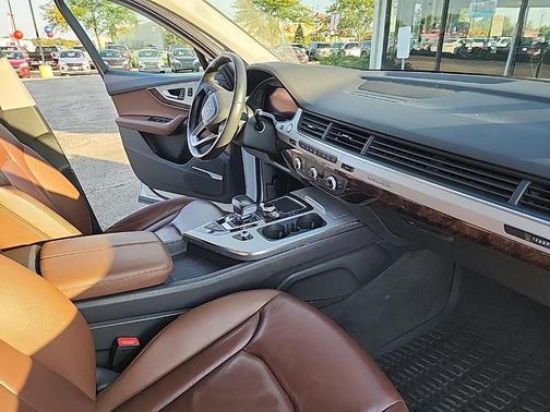 Carrara White 2019 Audi Q7 45 Premium Plus