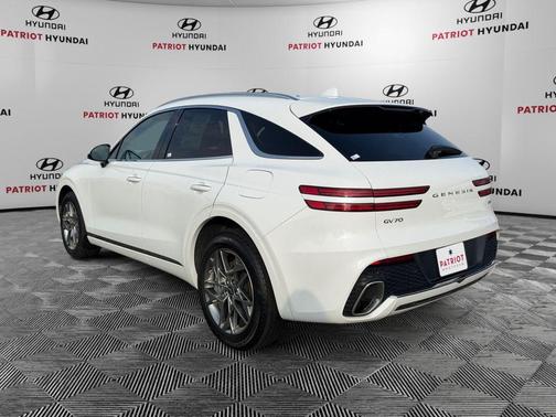 Uyuni White 2025 Genesis GV70 2.5T AWD