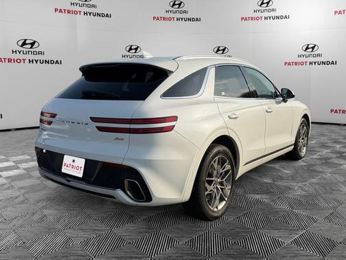 Uyuni White 2025 Genesis GV70 2.5T AWD