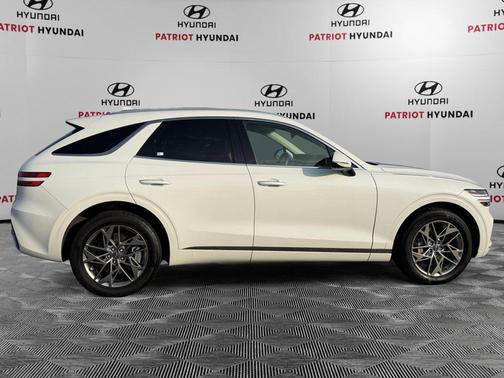 Uyuni White 2025 Genesis GV70 2.5T AWD