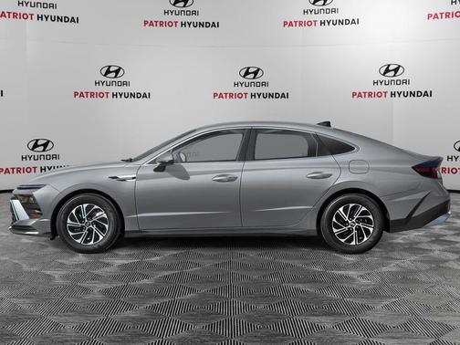 Aero Silver 2026 Hyundai SONATA Hybrid Base