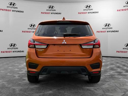 Sunshine Orange Metallic 2024 Mitsubishi Outlander Sport