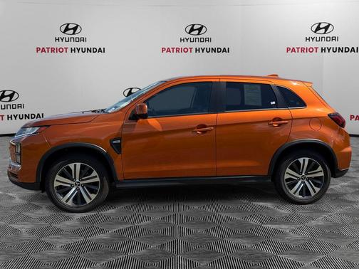 Sunshine Orange Metallic 2024 Mitsubishi Outlander Sport 2.0 ES