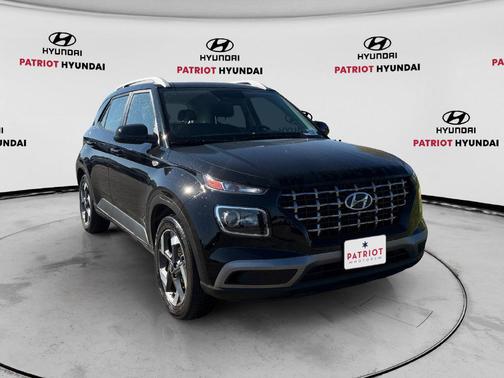 Onyx Black 2026 Hyundai VENUE SEL
