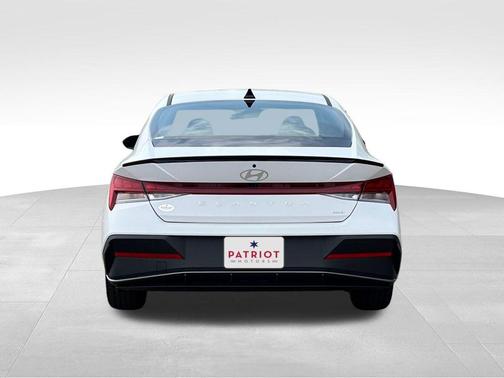 2025 Hyundai ELANTRA HEV SEL Sport
