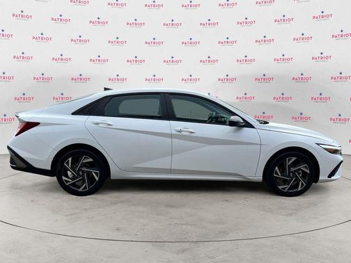 2025 Hyundai ELANTRA HEV SEL Sport