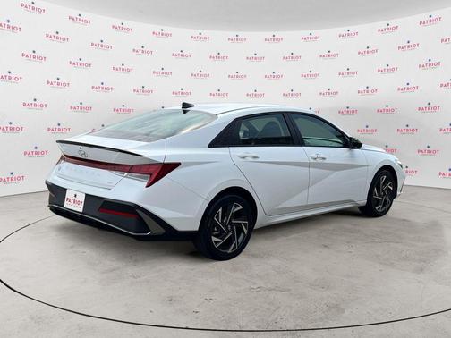 2025 Hyundai ELANTRA HEV SEL Sport