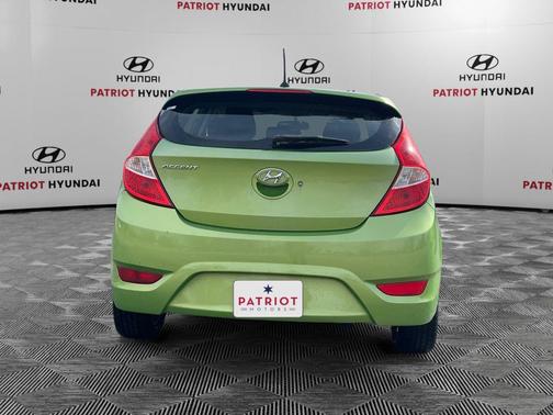 2012 Hyundai Accent SE