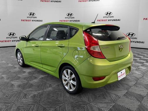 2012 Hyundai Accent SE