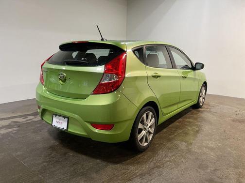 2012 Hyundai Accent SE