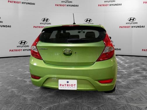 2012 Hyundai Accent SE