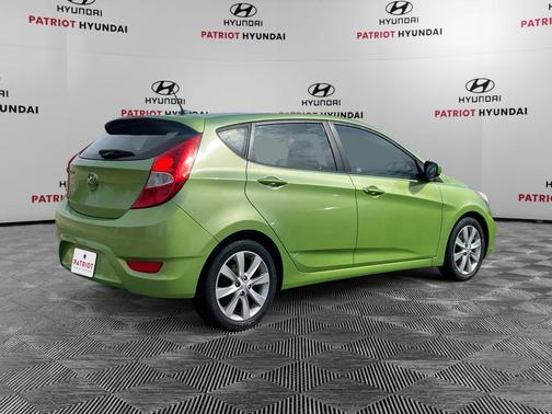 2012 Hyundai Accent SE