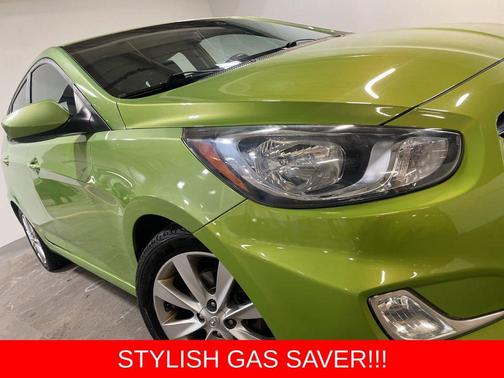 2012 Hyundai Accent SE