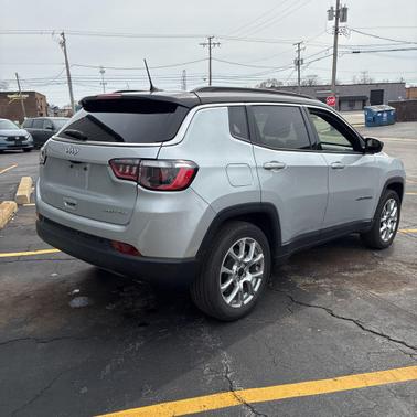 Silver Zynith Metallic Clearcoat 2025 Jeep Compass Limited