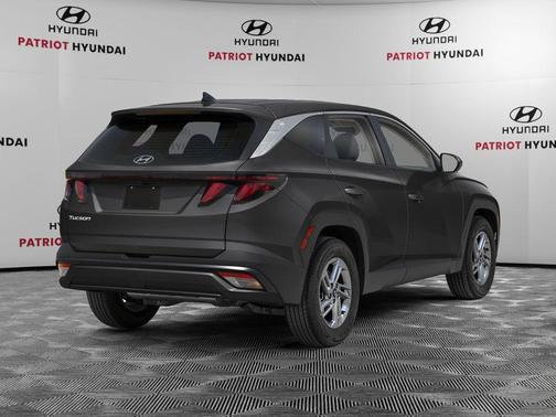 Phantom Black 2026 Hyundai TUCSON SE
