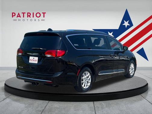 2020 Chrysler Pacifica Touring L