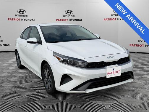 Snow White Pearl 2022 Kia Forte LXS