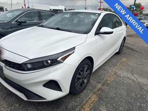 Snow White Pearl 2022 Kia Forte LXS