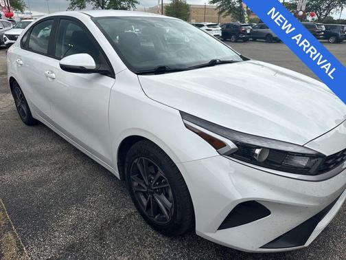 Snow White Pearl 2022 Kia Forte LXS