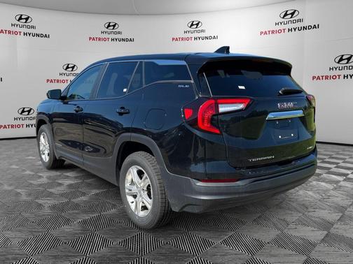 Ebony Twilight Metallic 2024 GMC Terrain SLE