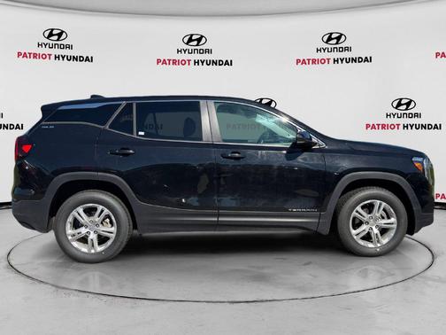 Ebony Twilight Metallic 2024 GMC Terrain SLE