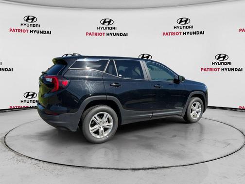 Ebony Twilight Metallic 2024 GMC Terrain SLE
