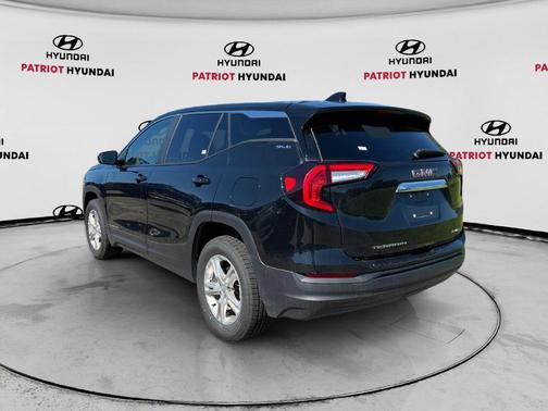 Ebony Twilight Metallic 2024 GMC Terrain SLE