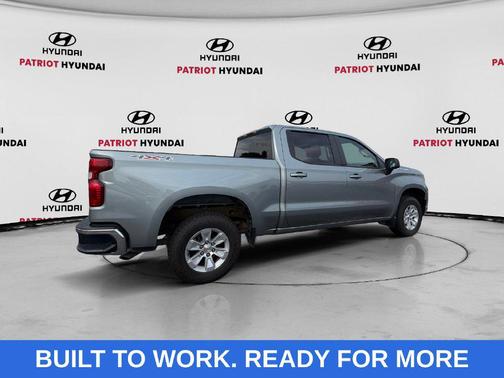 Sterling Gray Metallic 2025 Chevrolet Silverado 1500 LT