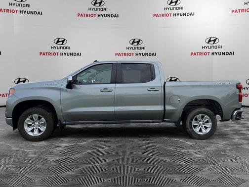 Sterling Gray Metallic 2025 Chevrolet Silverado 1500 LT