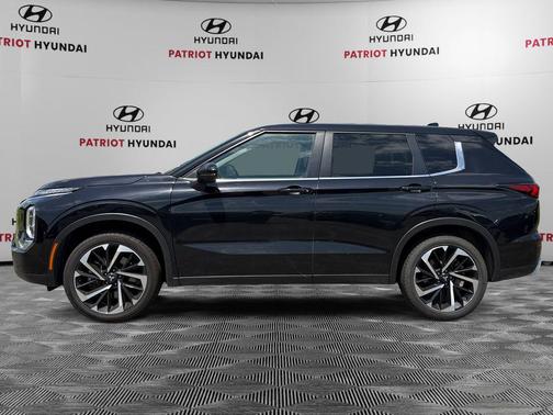 Black 2024 Mitsubishi Outlander SE S-AWC