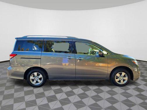 2016 Nissan Quest SV