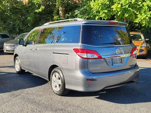 2016 Nissan Quest SV