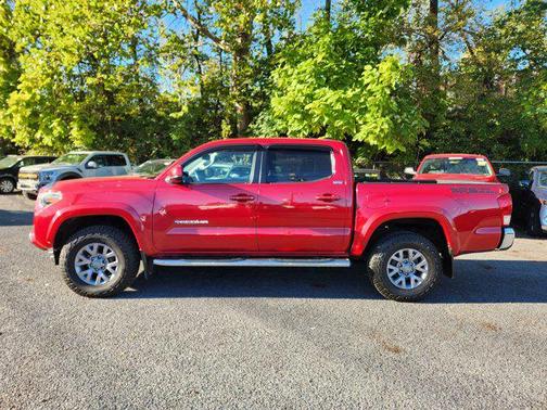 2017 Toyota Tacoma SR5