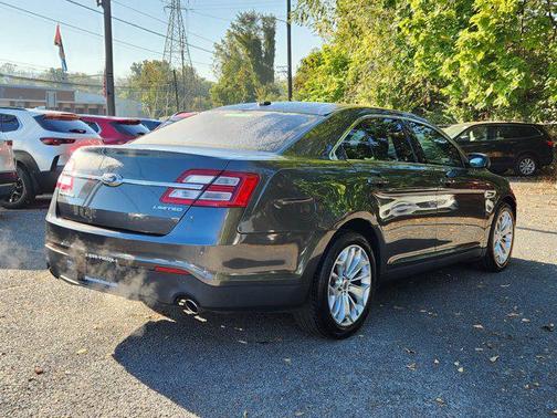 2017 Ford Taurus Limited