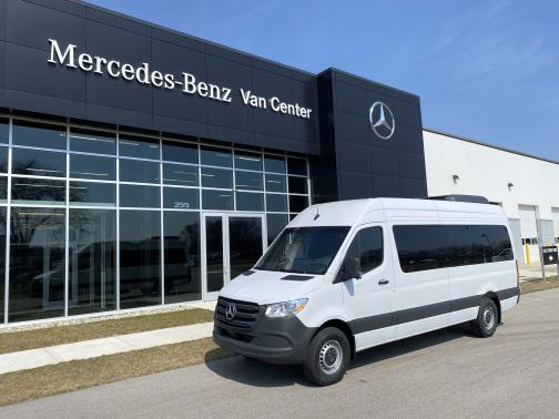 Arctic White 2026 Mercedes-Benz Sprinter 2500 Passenger 170 WB
