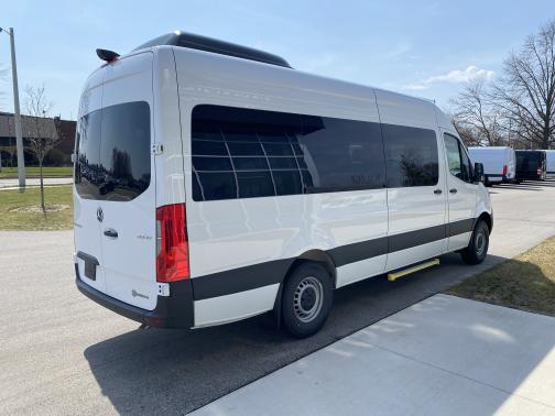 Arctic White 2026 Mercedes-Benz Sprinter 2500 Passenger 170 WB