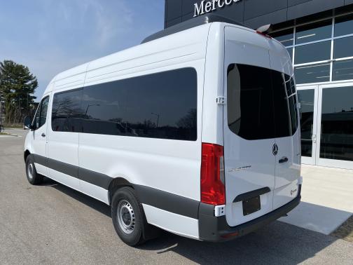 Arctic White 2026 Mercedes-Benz Sprinter 2500 Passenger 170 WB