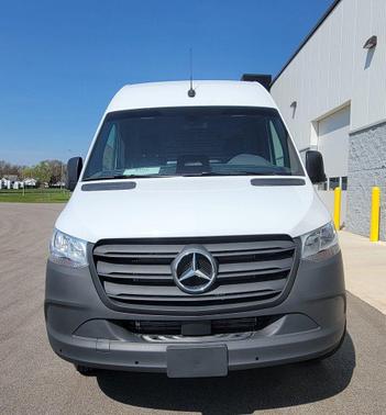 Arctic White 2025 Mercedes-Benz Sprinter 2500 High Roof