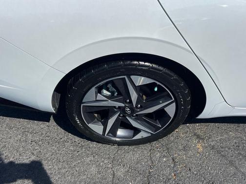 Quartz White 2021 Hyundai ELANTRA Limited