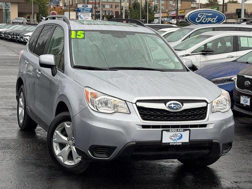 Ice Silver Metallic 2015 Subaru Forester 2.5i Premium